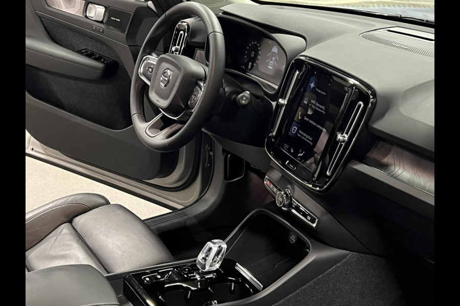 Volvo XC40 1.5 T5 Plug-in hybrid Ultimate Dark Trekhaak | Open dak | Adapt. cruise | Leder | Stoel-/stuurverwarming | Carplay
