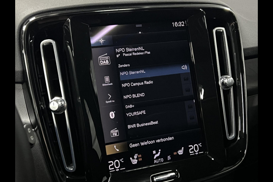 Volvo XC40 1.5 T5 Plug-in hybrid Ultimate Dark Trekhaak | Open dak | Adapt. cruise | Leder | Stoel-/stuurverwarming | Carplay