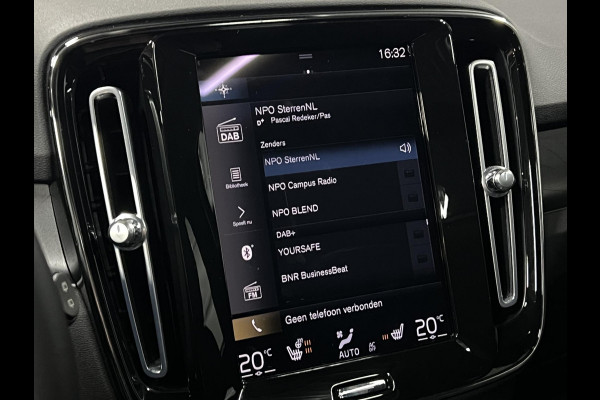 Volvo XC40 1.5 T5 Plug-in hybrid Ultimate Dark Trekhaak | Open dak | Adapt. cruise | Leder | Stoel-/stuurverwarming | Carplay
