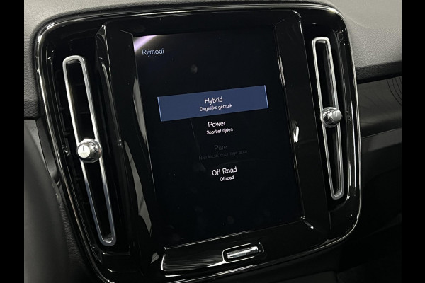 Volvo XC40 1.5 T5 Plug-in hybrid Ultimate Dark Trekhaak | Open dak | Adapt. cruise | Leder | Stoel-/stuurverwarming | Carplay
