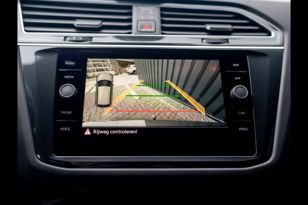 Volkswagen Tiguan 1.4 TSI eHybrid R-Line Business+ | Head Up | Trekhaak wegkl. | 20'' | IQ Light | Side Assist | Camera | Prijs Rijklaar!!