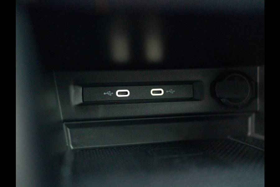 Volkswagen Tiguan 1.4 TSI eHybrid R-Line Business+ | Stoelgeheugen | Head Up | Trekhaak wegkl. | IQ Light | Camera | Keyless | Prijs Rijklaar!!