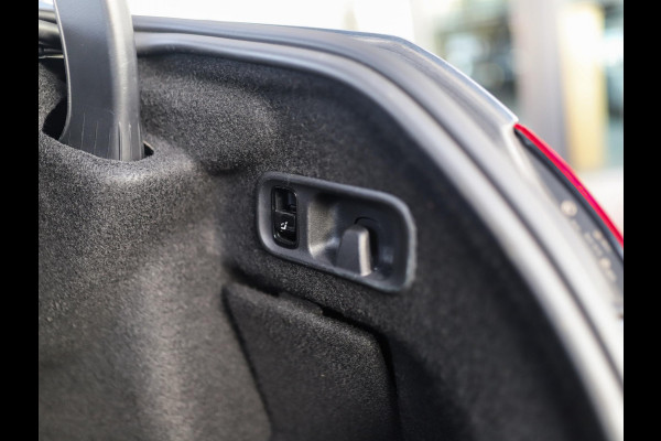 Mercedes-Benz C-Klasse 300 e AMG Line | Leder | Camera | Stoelverw. | Pano