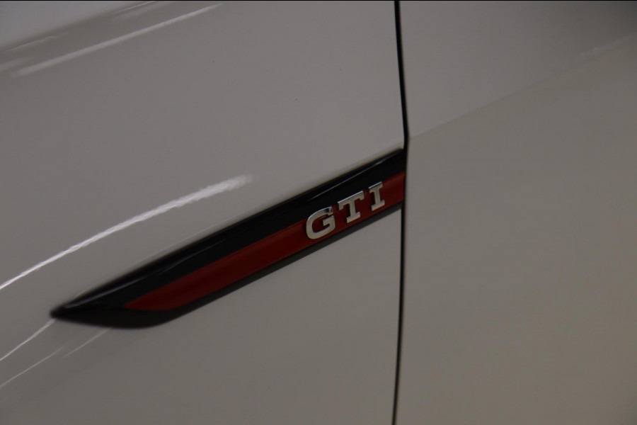 Volkswagen Golf 2.0 TSI GTI CLUBSPORT /PANO/NURBURGRING/H-K/IQ-LIGHT/MEMORY/VOLL