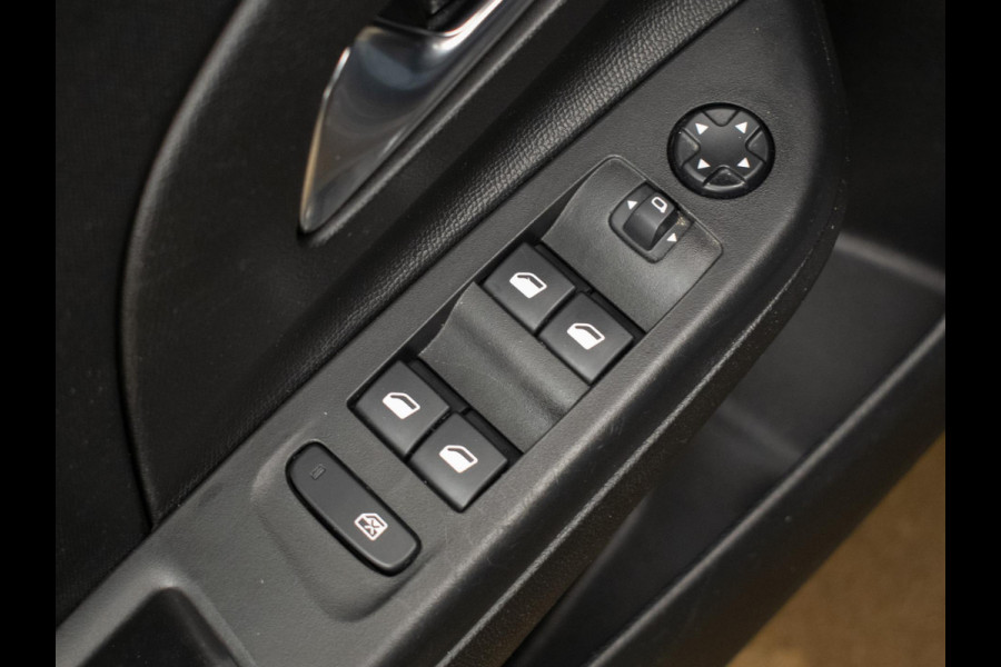 Opel Corsa 1.2 Edition Sport (APPLE CARPLAY,NAVI,LANE ASSIST,PDC,LED,CRUISE,SPORTSTOELEN,NETTE STAAT)