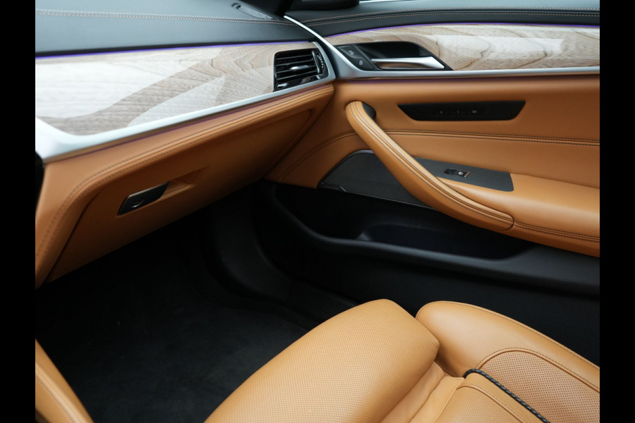 BMW 5 Serie Touring 530e Individual Plug In Hybrid 293pk Dealer O.H Aventurinrot Metallic PHEV | Panodak | Luxe Lederen Comfortzetels Memory & Ventilatie | Laser LED | Adaptive Cruise | Head Up | Harman Kardon | Keyless |