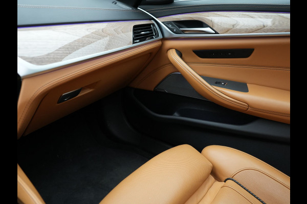 BMW 5 Serie Touring 530e Individual Plug In Hybrid 293pk Dealer O.H Aventurinrot Metallic PHEV | Panodak | Luxe Lederen Comfortzetels Memory & Ventilatie | Laser LED | Adaptive Cruise | Head Up | Harman Kardon | Keyless |