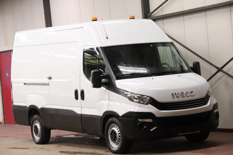 Iveco Daily 35S14V AUTOMAAT L2H2 3500KG TREKVERMOGEN Iveco Daily 35S14V 2.3 352 H2 AUTOMAAT 3500KG TREKVERMOGEN