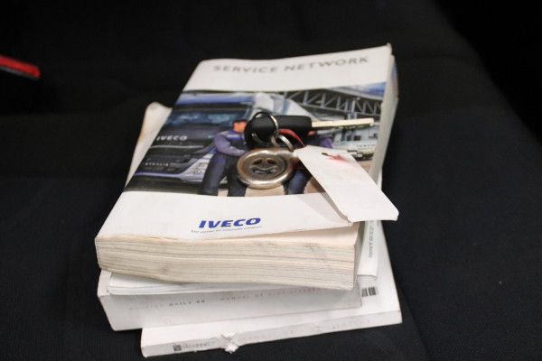 Iveco Daily 35S14V AUTOMAAT L2H2 3500KG TREKVERMOGEN Iveco Daily 35S14V 2.3 352 H2 AUTOMAAT 3500KG TREKVERMOGEN