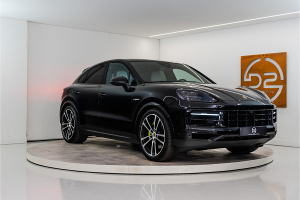 Porsche Cayenne Coupé 3.0 E-Hybrid 462PK | InnoDrive | Bose | Bicolor | Sportchrono | VOL! Fabrieksgarantie