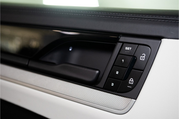 Porsche Cayenne Coupé 3.0 E-Hybrid 462PK | InnoDrive | Bose | Bicolor | Sportchrono | VOL! Fabrieksgarantie