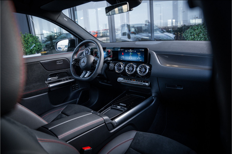 Mercedes-Benz GLA GLA250 e Business Solution AMG - Keyless | Stoelverwarming | ACC | Carbon | Standkachel