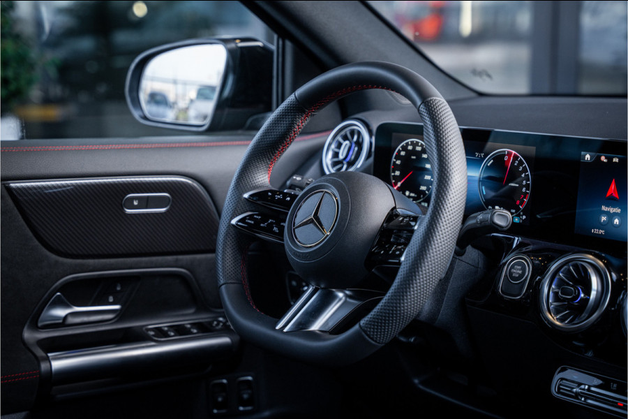 Mercedes-Benz GLA GLA250 e Business Solution AMG - Keyless | Stoelverwarming | ACC | Carbon | Standkachel