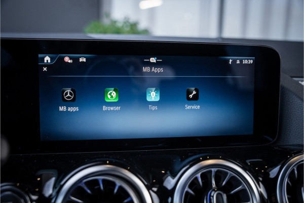 Mercedes-Benz GLA GLA250 e Business Solution AMG - Keyless | Stoelverwarming | ACC | Carbon | Standkachel