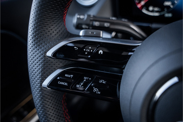 Mercedes-Benz GLA GLA250 e Business Solution AMG - Keyless | Stoelverwarming | ACC | Carbon | Standkachel