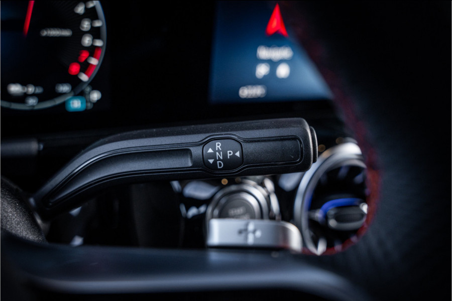 Mercedes-Benz GLA GLA250 e Business Solution AMG - Keyless | Stoelverwarming | ACC | Carbon | Standkachel