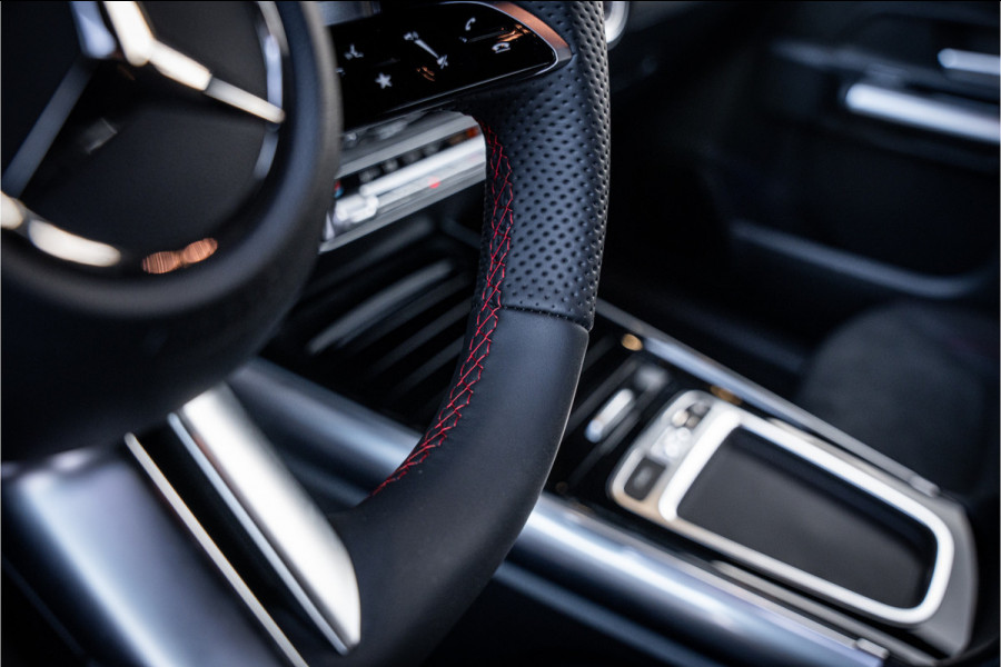Mercedes-Benz GLA GLA250 e Business Solution AMG - Keyless | Stoelverwarming | ACC | Carbon | Standkachel