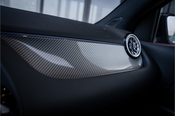 Mercedes-Benz GLA GLA250 e Business Solution AMG - Keyless | Stoelverwarming | ACC | Carbon | Standkachel