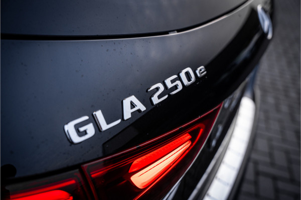 Mercedes-Benz GLA GLA250 e Business Solution AMG - Keyless | Stoelverwarming | ACC | Carbon | Standkachel