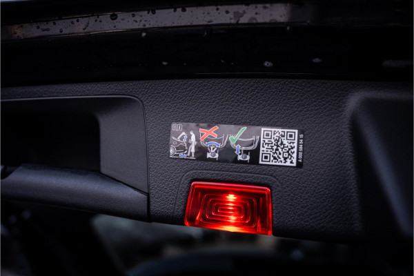 Mercedes-Benz GLA GLA250 e Business Solution AMG - Keyless | Stoelverwarming | ACC | Carbon | Standkachel