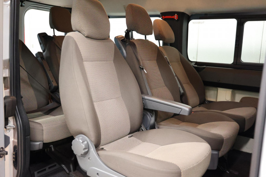 Peugeot Boxer 2.2 BlueHDI 9 Persoons Personenvervoer