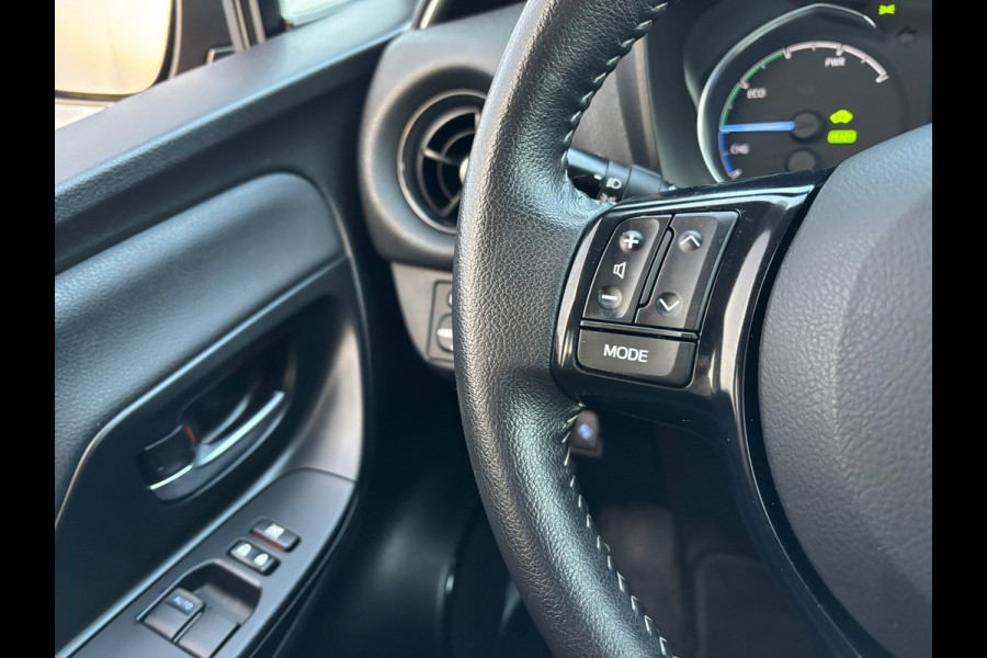 Toyota Yaris 1.5 Hybrid Design Sport / Camera / Stoelverwarming