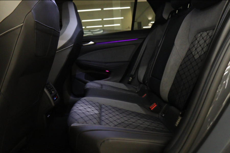 Volkswagen Golf 2.0 TSI 3XR-LINE/PANO/IQ-LGHIT/CARPLAY/STOELVER/CAM/VOL