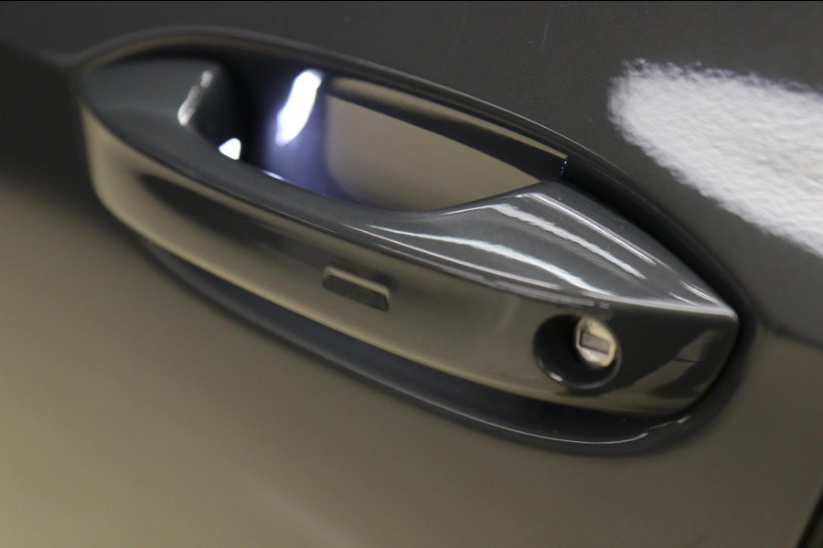 Volkswagen Golf 2.0 TSI 3XR-LINE/PANO/IQ-LGHIT/CARPLAY/STOELVER/CAM/VOL