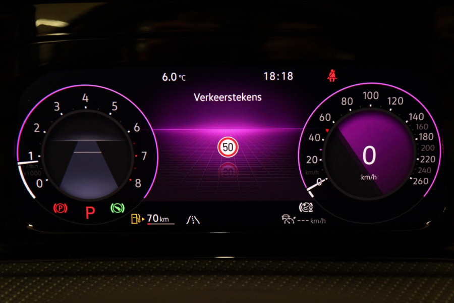 Volkswagen Golf 2.0 TSI 3XR-LINE/PANO/IQ-LGHIT/CARPLAY/STOELVER/CAM/VOL