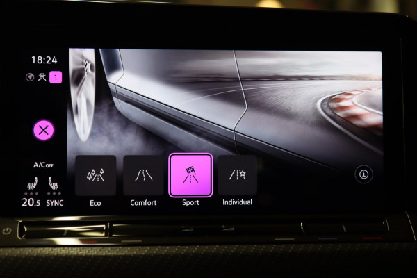 Volkswagen Golf 2.0 TSI 3XR-LINE/PANO/IQ-LGHIT/CARPLAY/STOELVER/CAM/VOL