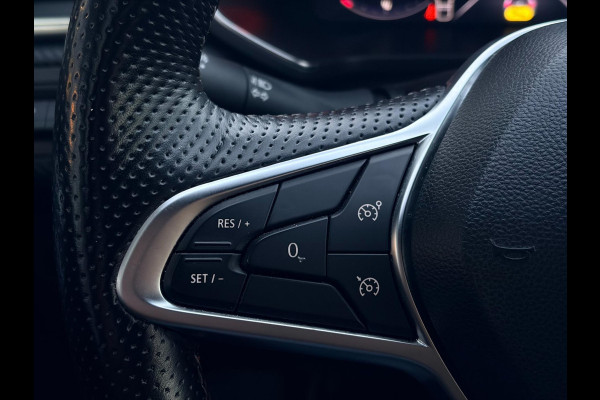 Renault Captur 1.3 TCe 140pk R.S. Line | Trekhaak | Camera | Virtual Cockpit | Sportstoelen | CarPlay