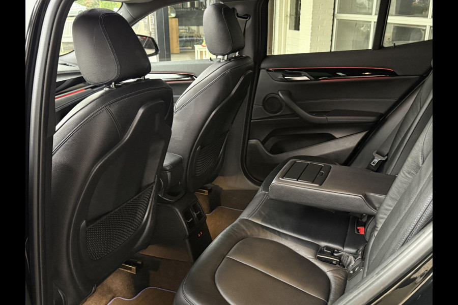 BMW X2 sDrive20i M SPORT | LEDER | PANORAMA | STOELVERWARMING | 18 INCH LM VELGEN |