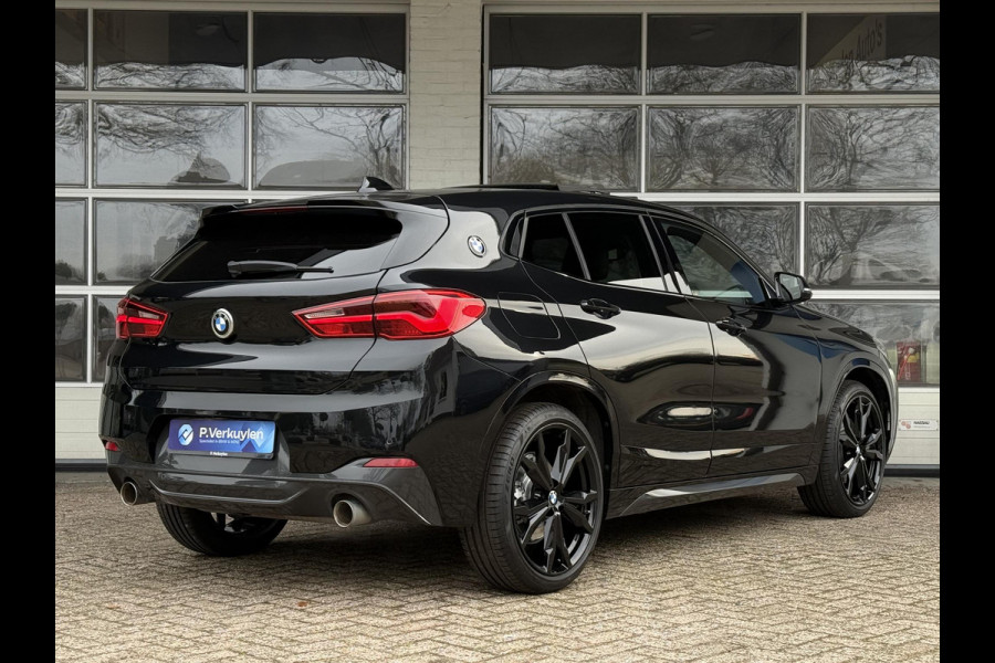 BMW X2 sDrive20i M SPORT | LEDER | PANORAMA | STOELVERWARMING | 18 INCH LM VELGEN |