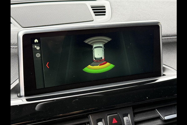 BMW X2 sDrive20i M SPORT | LEDER | PANORAMA | STOELVERWARMING | 18 INCH LM VELGEN |