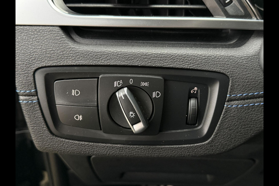 BMW X2 sDrive20i M SPORT | LEDER | PANORAMA | STOELVERWARMING | 18 INCH LM VELGEN |