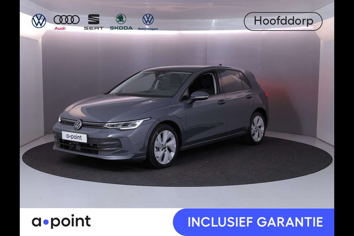 Volkswagen Golf 1.5 eHybrid Life Edition 204 pk Automaat (DSG) | Verlengde garantie | Navigatie via App | Parkeersensoren (Park assist) | Achteruitrijcamera | Stoelverwarming |