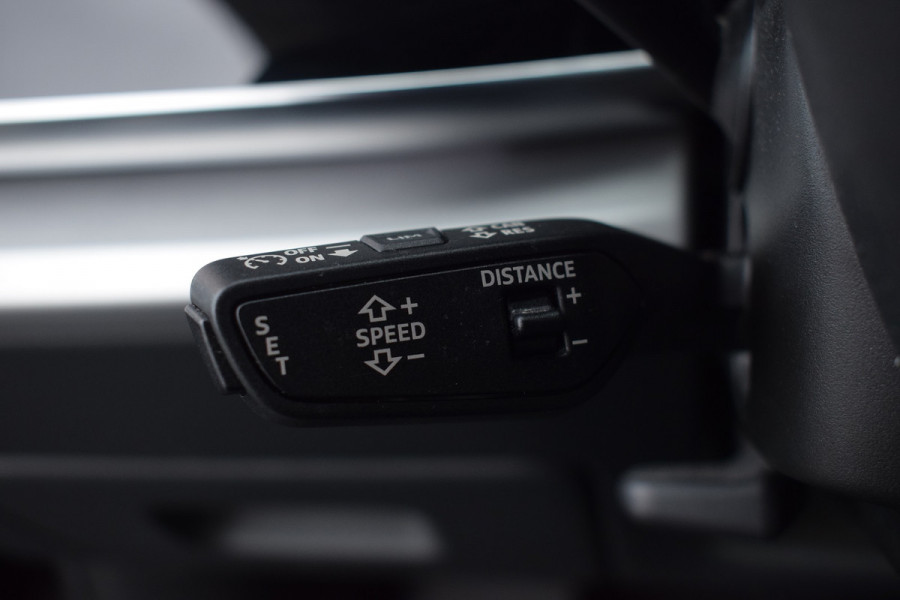 Audi Q8 55 TFSI e Quattro | Luchtvering | Trekhaak | B&O | Leer | 360 camera