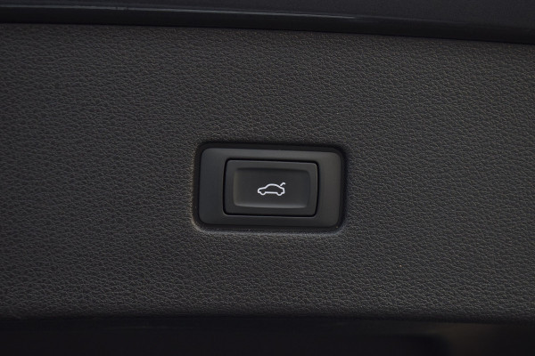 Audi Q8 55 TFSI e Quattro | Luchtvering | Trekhaak | B&O | Leer | 360 camera