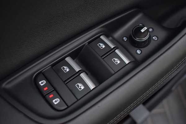 Audi Q8 55 TFSI e Quattro | Luchtvering | Trekhaak | B&O | Leer | 360 camera