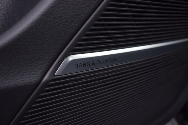 Audi Q8 55 TFSI e Quattro | Luchtvering | Trekhaak | B&O | Leer | 360 camera