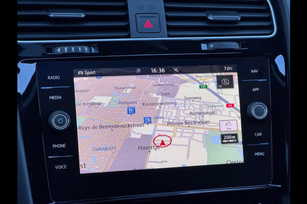 Volkswagen Golf 2.0 TSI GTI TCR Pano/Dynaudio/Keyless/Camera