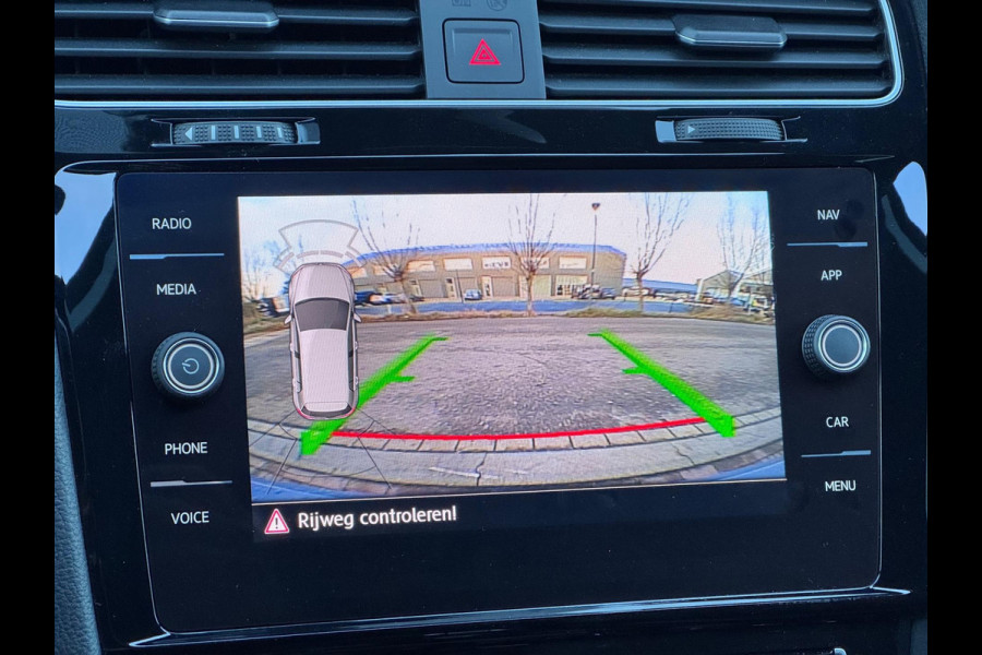 Volkswagen Golf 2.0 TSI GTI TCR Pano/Dynaudio/Keyless/Camera