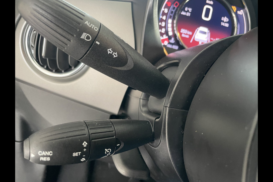 Fiat 500 0.9 TwinAir Turbo Sport Mat Groen Airco -  Cruise control - Bluetooth - Groot navigatiesysteem - Mistlampen voor - Licht metalen velgen 16 inch - Start/stop systeem - Stuur leder - Stuur multifunctioneel - Centrale deurvergrendeling met afstandsbediening