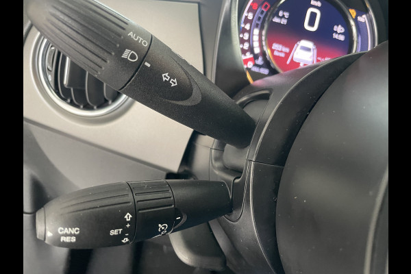 Fiat 500 0.9 TwinAir Turbo Sport Mat Groen Airco -  Cruise control - Bluetooth - Groot navigatiesysteem - Mistlampen voor - Licht metalen velgen 16 inch - Start/stop systeem - Stuur leder - Stuur multifunctioneel - Centrale deurvergrendeling met afstandsbediening