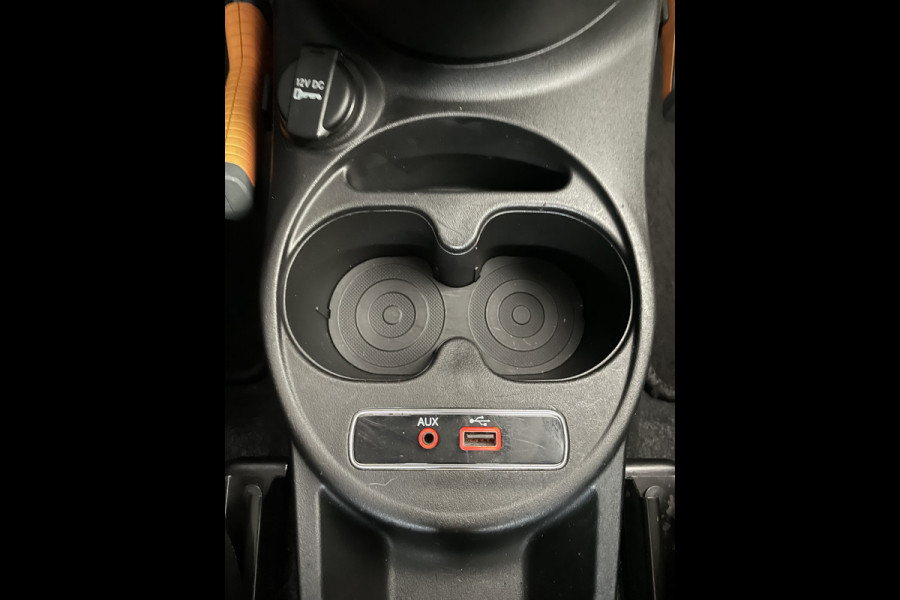 Fiat 500 0.9 TwinAir Turbo Sport Mat Groen Airco -  Cruise control - Bluetooth - Groot navigatiesysteem - Mistlampen voor - Licht metalen velgen 16 inch - Start/stop systeem - Stuur leder - Stuur multifunctioneel - Centrale deurvergrendeling met afstandsbediening