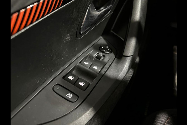 Peugeot 2008 1.2 PureTech 100 Active TREKHAAK/APPLE CARPLAY/LED KOPLAMPEN
