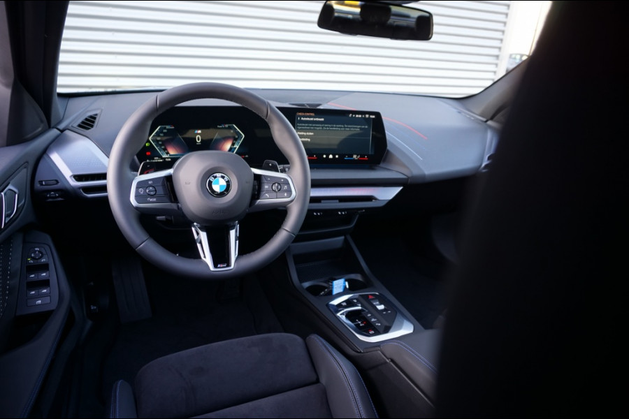 BMW 1-serie 120 M Sport Design Ed. NIEUWE AUTO | NED. AUTO | PANODAK