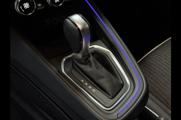 Renault Clio 1.3 TCe 130pk Aut | intens | Groot Navi | 17" | Stoelverwarming | Carplay | Cruise Control | 100% Dealer onderhouden!