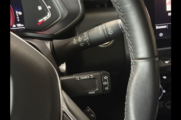 Renault Clio 1.3 TCe 130pk Aut | intens | Groot Navi | 17" | Stoelverwarming | Carplay | Cruise Control | 100% Dealer onderhouden!