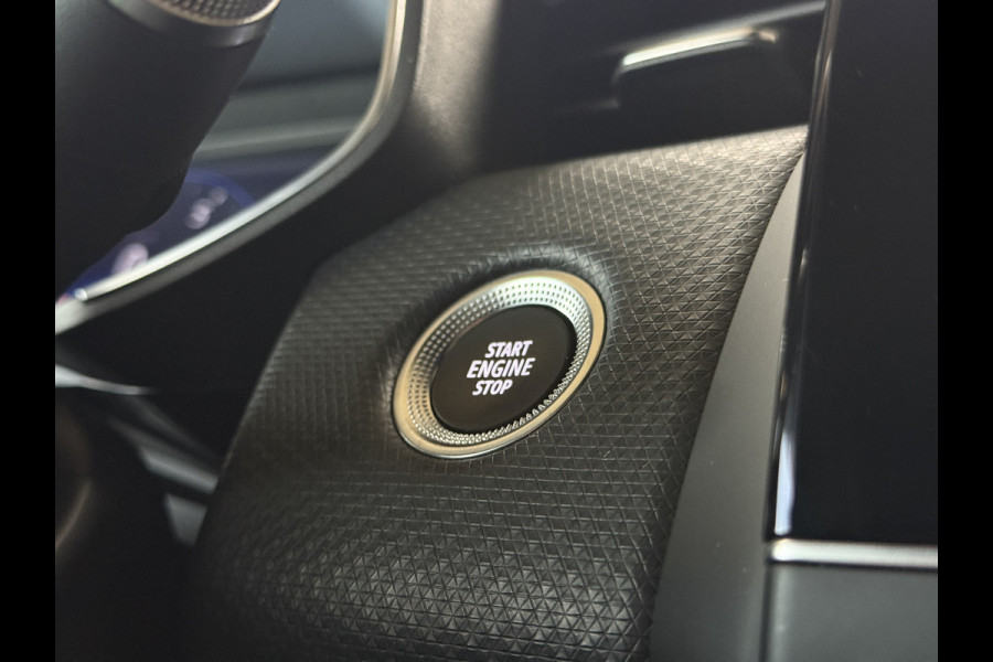 Renault Clio 1.3 TCe 130pk Aut | intens | Groot Navi | 17" | Stoelverwarming | Carplay | Cruise Control | 100% Dealer onderhouden!